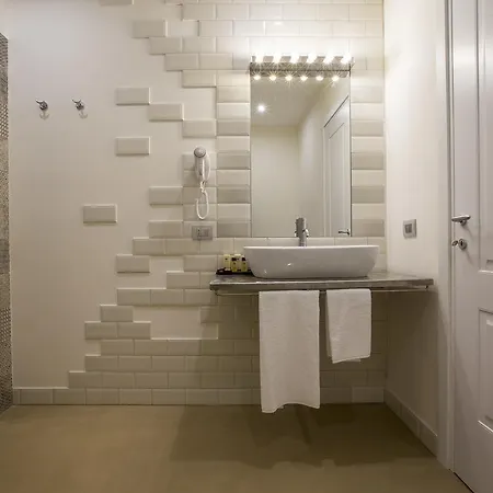 Trevi Contemporary 4*