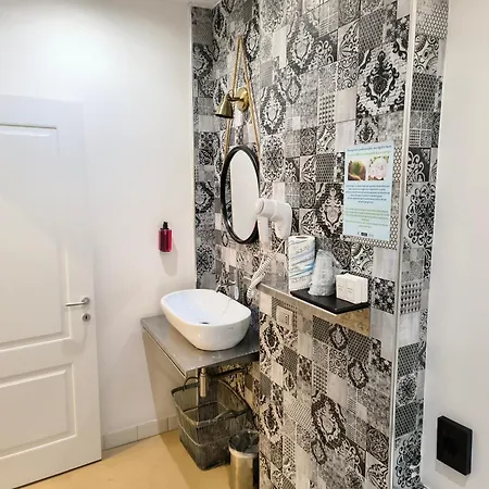 Trevi Contemporary Vendégház 4*