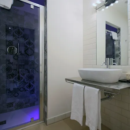 Trevi Contemporary Gæstehus 4*