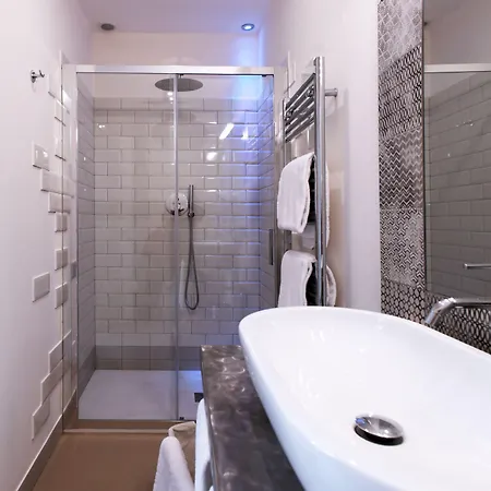 Trevi Contemporary 4*