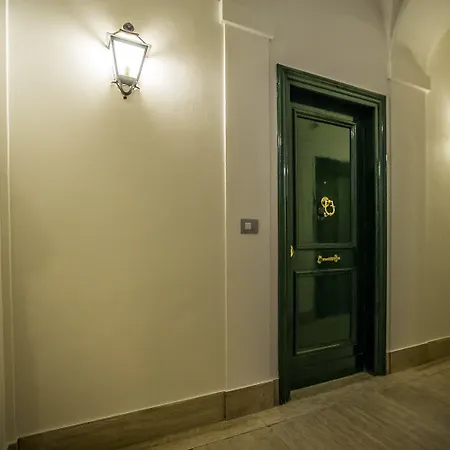 Trevi Contemporary Gæstehus 4*